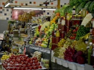 Российские прилавки засверкают турецким плодовощным изобилием.