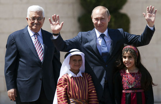 Владимир Путин с палестинскими детьми 