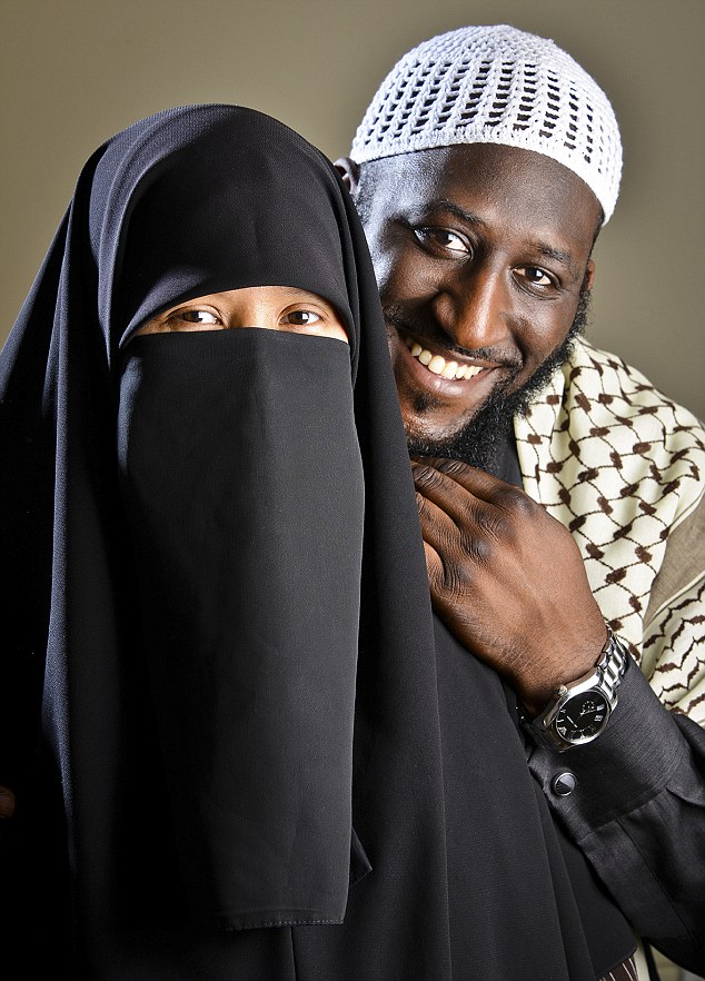 Хасан и его вторая супруга Набила
