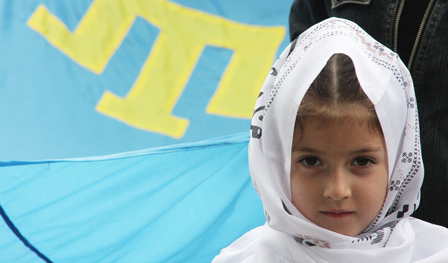 Маленькая представительница крымских татар