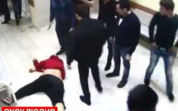 Армянская молодежь избивает погибшего