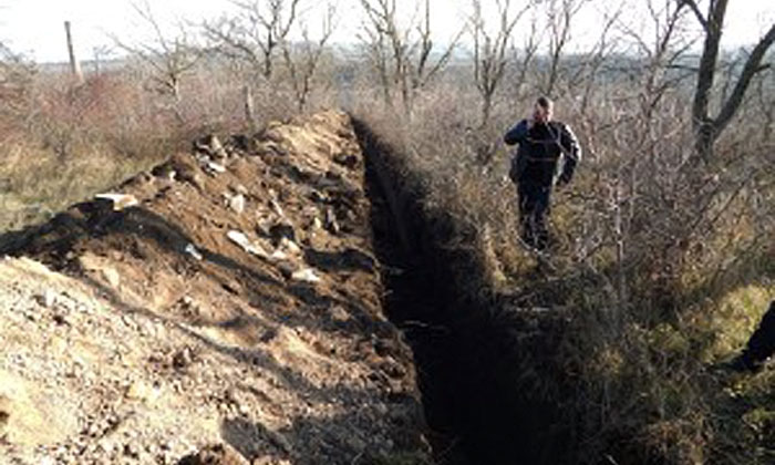 На месте прокладки водопровода было обнаружено множество человеческих костей 