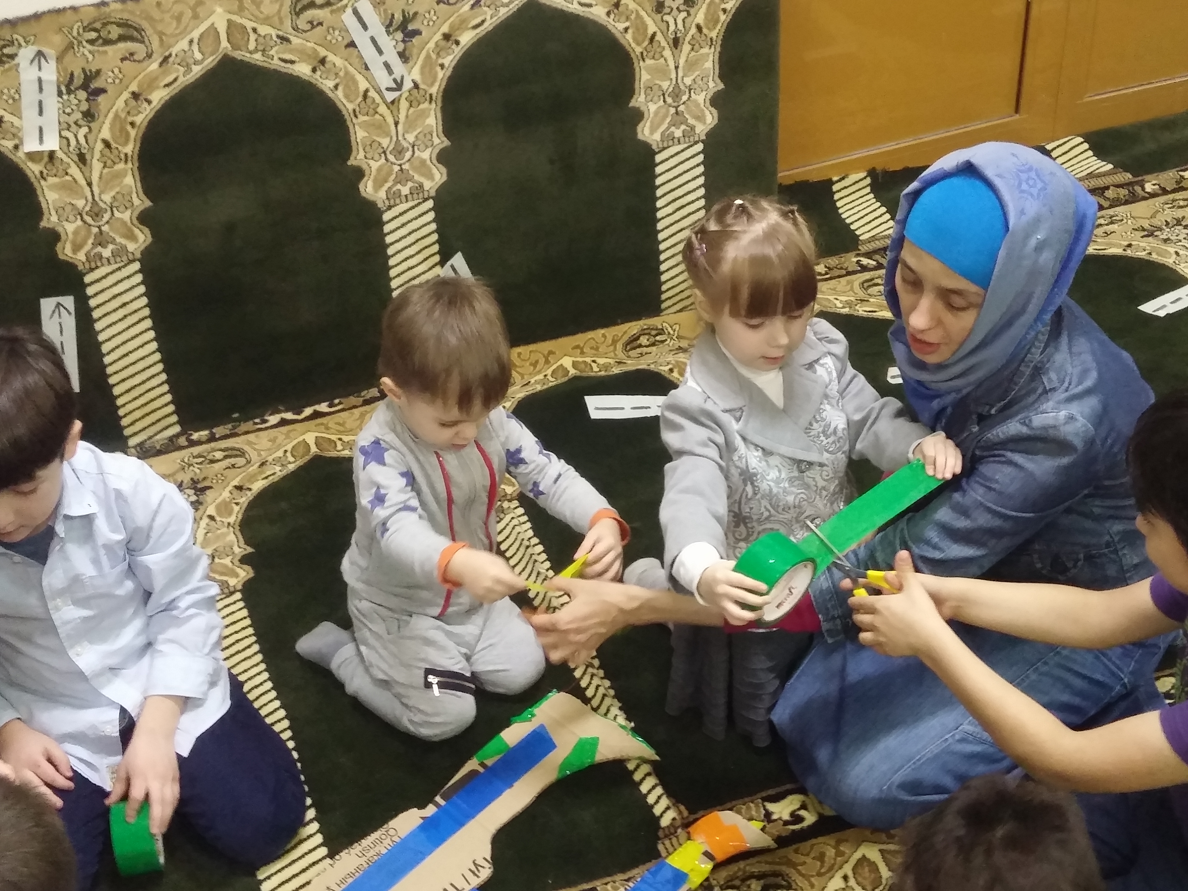 Мусульманский садик. Исламский детский сад. Мусульманский детский дом. Дети в исламских садиках.