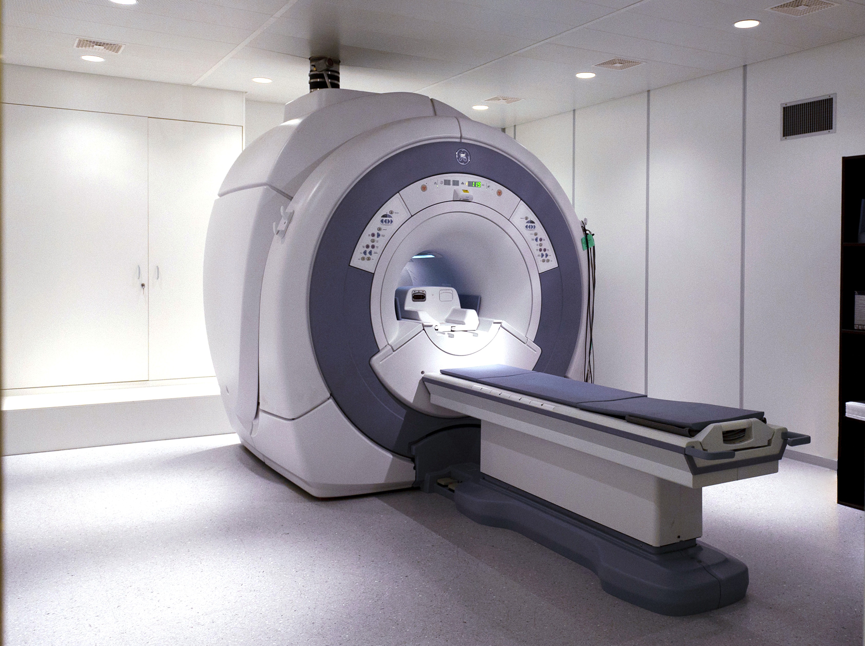 Магнитно резонансная томография как делают. Магнито-резонансный томограф. Аппарат кт Филипс. Мрт (на аппарате Discovery Mr 750 3 Тесла производства ge).. Магнитно-резонансная томография (мрт).