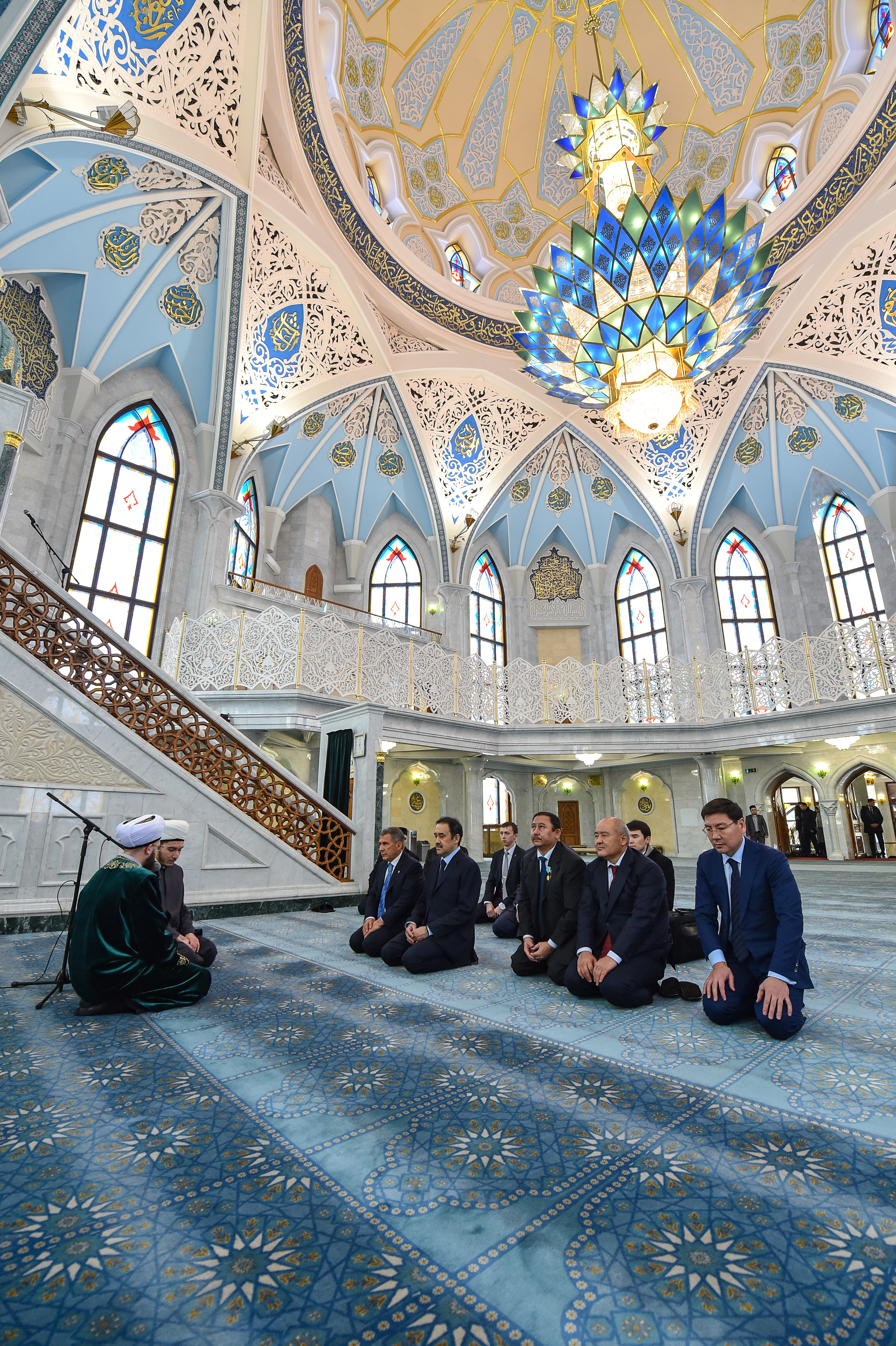 Премьер в мечети, Фото: пресс-служба Президента РТ
