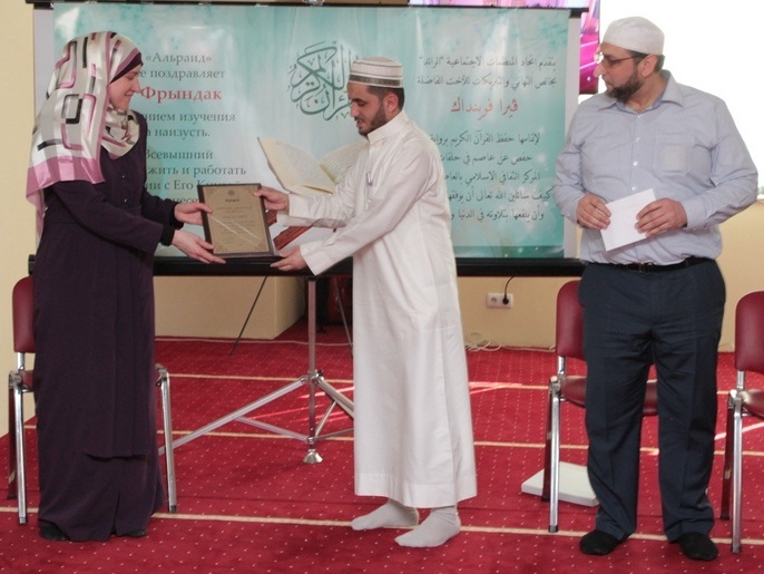 Вера во время получения сертификата, свидетельствуюещего о знании Корана наизусть