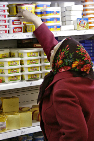 Жители России стали экономить на еде