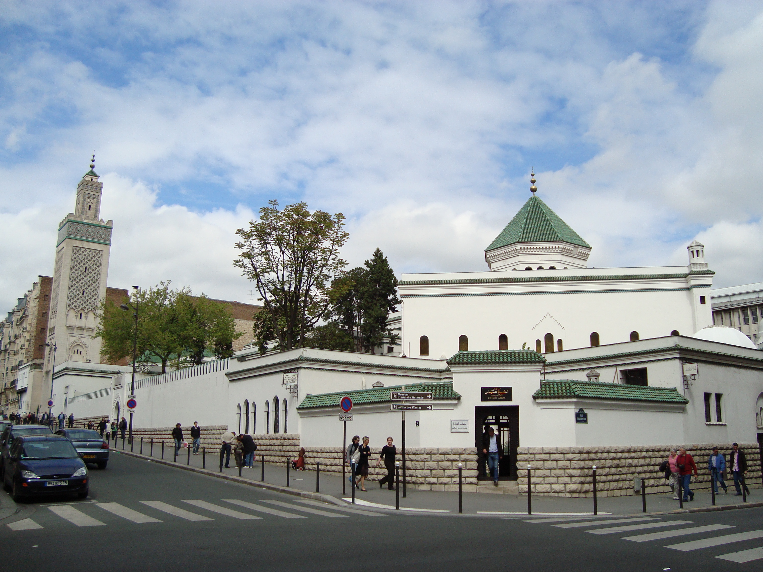 «Большая мечеть» в центре Парижа