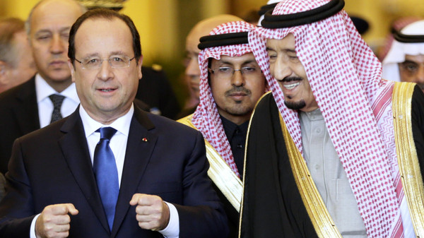 Король Салман и  президент Франции Франсуа Олланд  (Фото: AFP) 