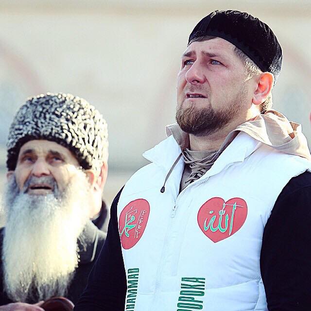 Рамзан Кадыров на миллионном митинге протеста 19 января 2015 года в Грозном. Мусульмане России выступили тогда против карикатур на пророка Мухаммада