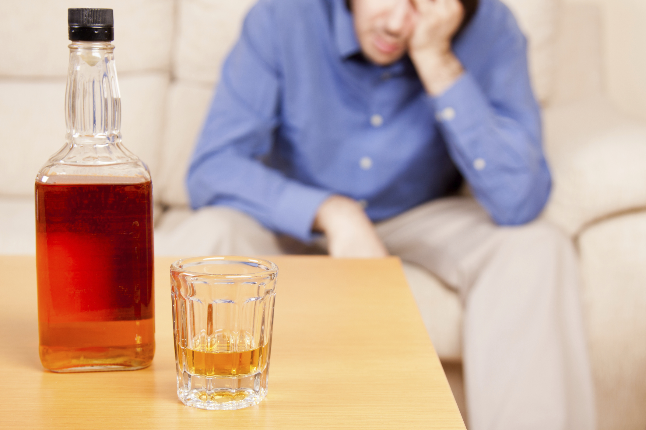 Лечение от пьянства. Алкоголизм. Алкогольное отравление. Отравление медикаментами и алкоголем. Алкоголь зависимость.