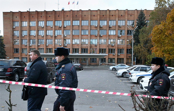 Полиция оцепила городскую администрацию