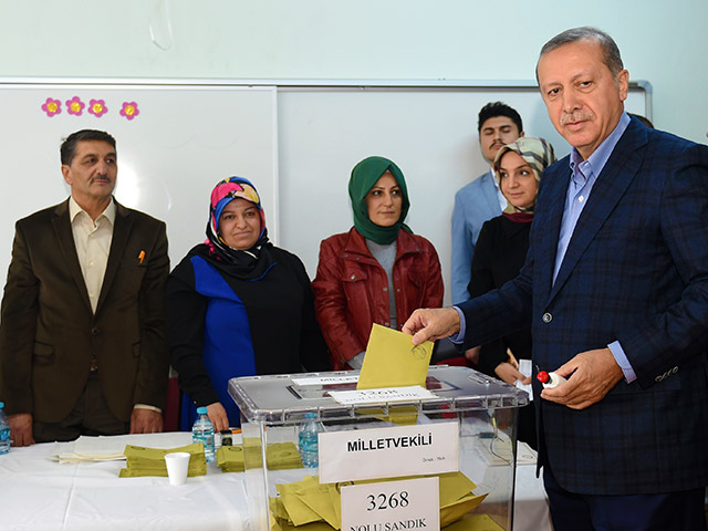Досрочные парламентские выборы были объявлены президентом Турции Тайипом Эрдоганом