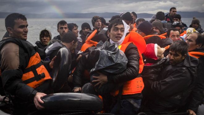 Благодаря оперативным действиям береговой охраны Турции никто из 222 беженцев, оказавшихся в воде, не погиб