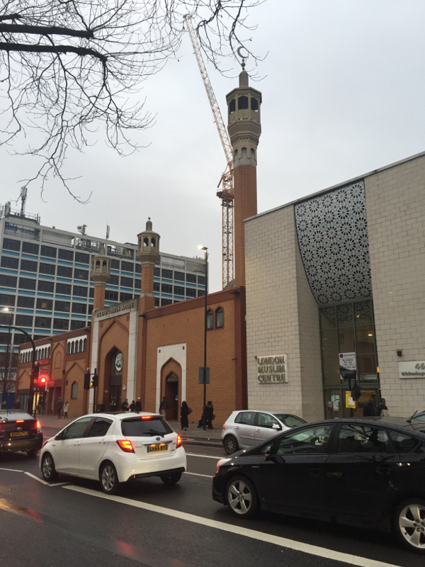 Одна из многочисленных мечетей британской столицы