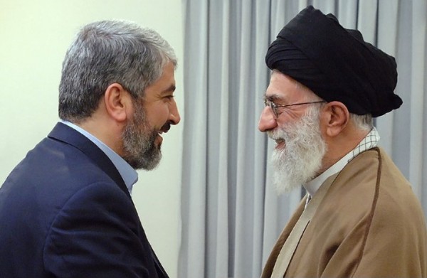 Генсек ХАМАС Халед Машааль и духовный лидер Ирана аятолла Хаменеи
