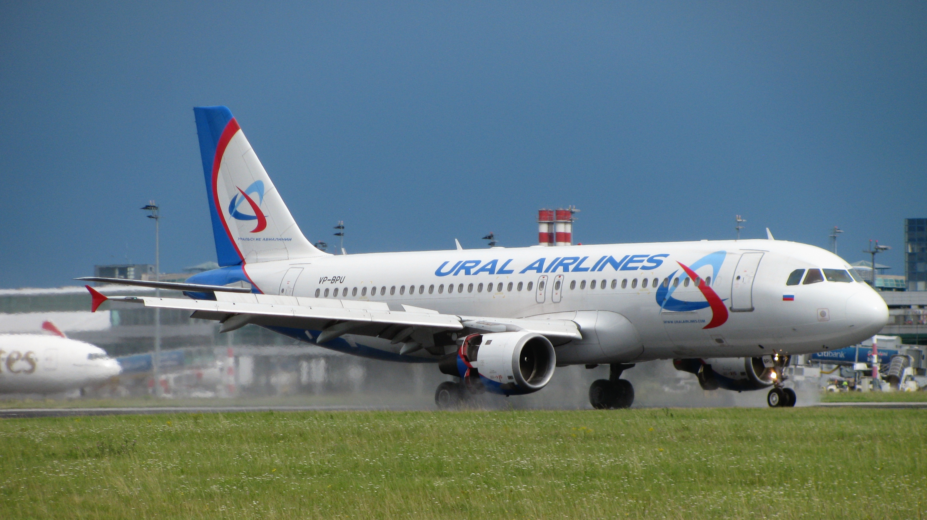 Авиакомпания авиалиния. Суперджет Уральские авиалинии. U6-737 Ural Airline. U6-652. Уральские авиалинии u6 363.