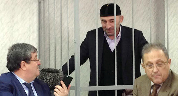 Курман-Али Байчоров  с адвокатом Алавди Мусаевым