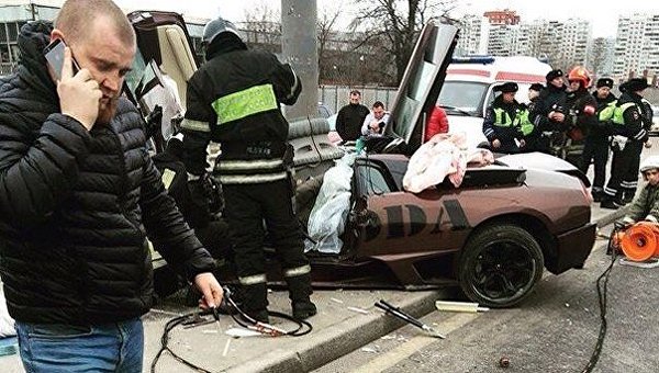 Авария унесли жизни двух сотрудников автосалона. Фото: РИА Новости