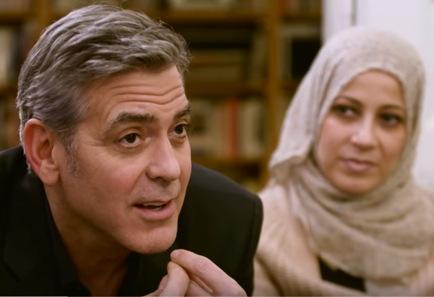 Джордж Клуни во время встречи с сирийцами