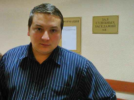 Раис Сулейманов в здании суда