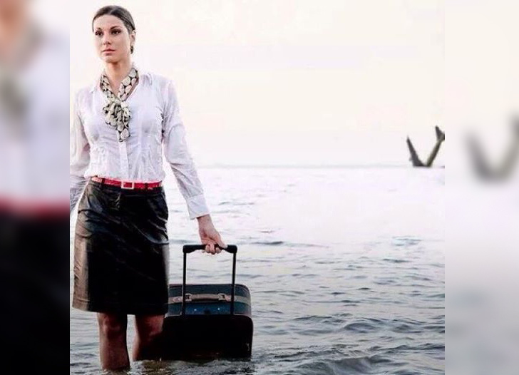 Незадолго до трудоустройства в EgyptAir, девушка запечатлела себя на фоне тонущего самолета