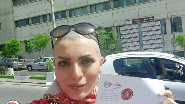 Отсутствие волос не помогло иранке избежать преследований со стороны полиции нравов