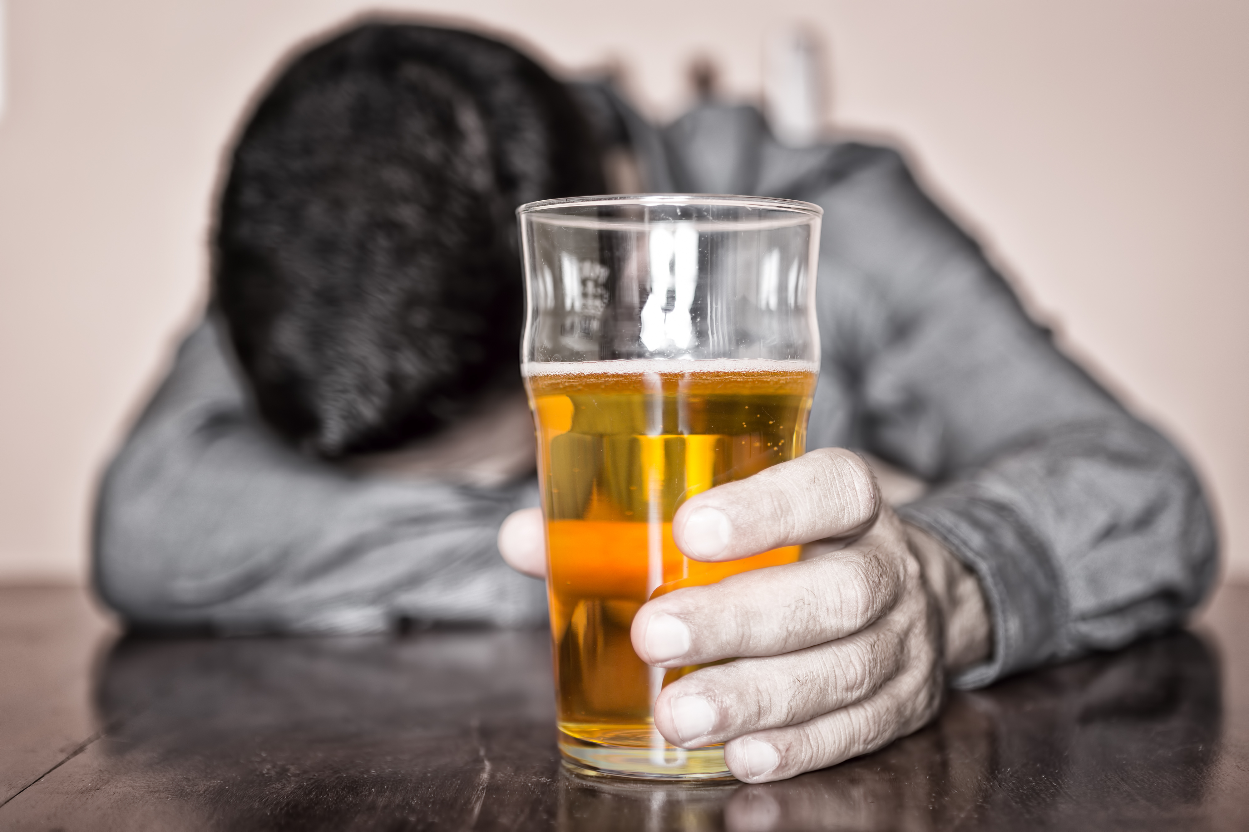 Алкоголь признан непосредственной причиной развития рака