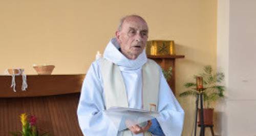 Священник Жак Амель