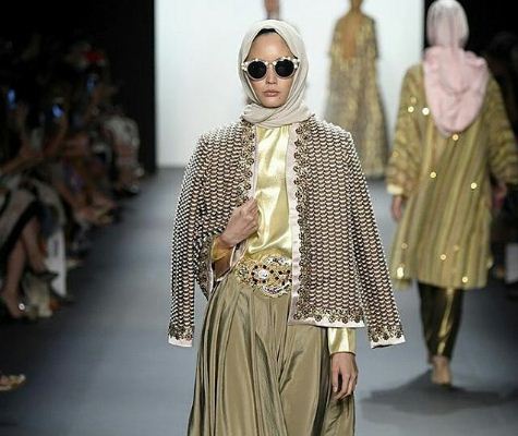 Нью-Йорк: эксперты признали хиджаб законодателем высокой моды (ВИДЕО)