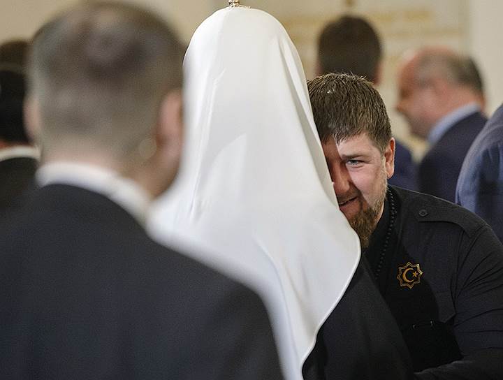 Патрирх Кирилл и глава Чечни Рамзан Кадыров (Фото: «Коммерсантъ»)