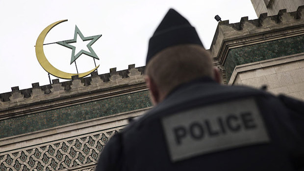 Франция стала полигоном для отработки антиисламских политтехнологий