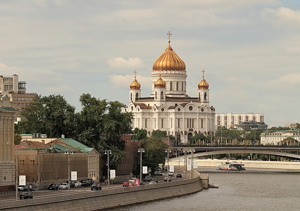 Московский Храм Христа Спасителя - главная святыня РПЦ