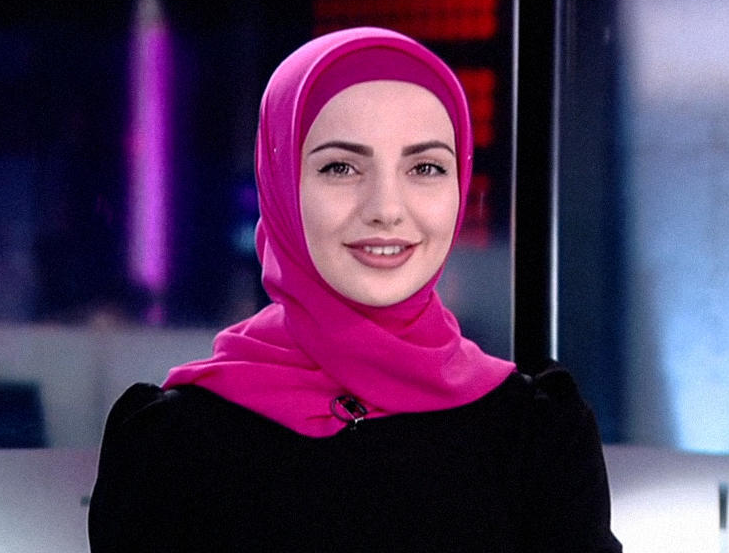 Дам в хиджабах в 21 веке можно увидеть и на телеэкранах, и в деловых кругах, и в органах власти