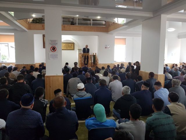Пятничная проповедь в исламском центре Сочи