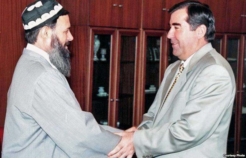 Президент Эмомали Рахмон и лидер Объединенной таджикской оппозиции Саид Абдулло Нури. 27 июня 1997 год
