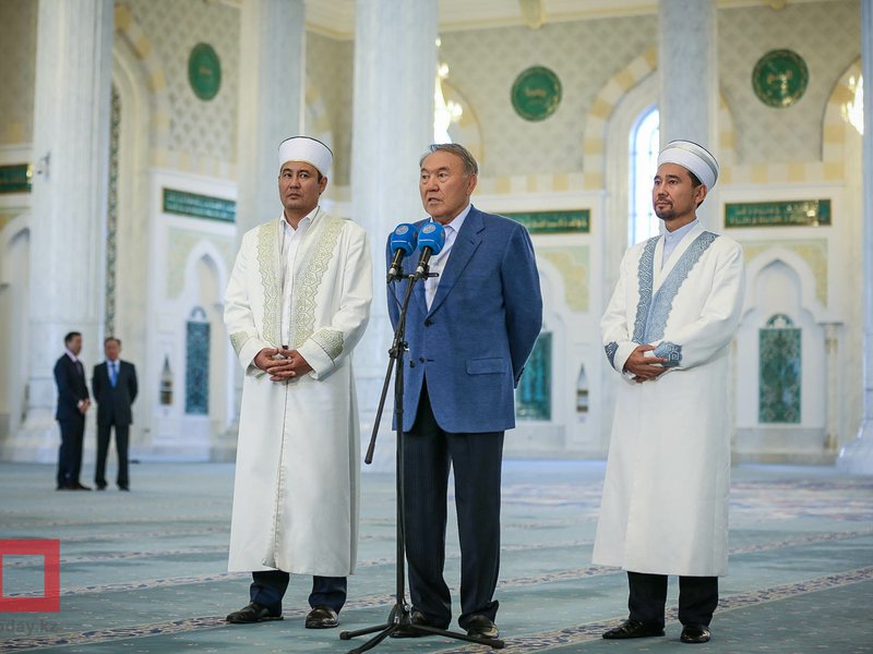 Президент Казахстана позиционирует себя как мусульманин