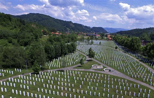 Мемориальное кладбище жертв геноцида мусульман в Сребренице