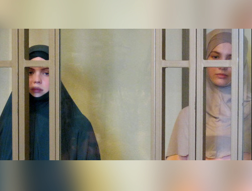 Татьяна Карпенко (слева) и Наталья Гришина в зале суда. Фото: «Кавказский узел»
