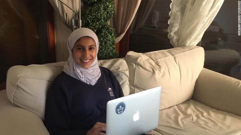 Женщины часто пользуются эмодзи в хиджабе в электронных сообщениях