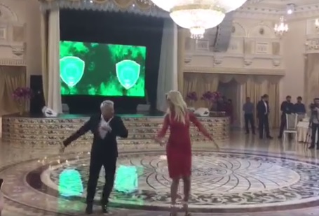 Николай Басков танцует лезгинку со своей избранницей в Грозном