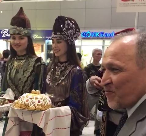 Мухаммада аль-Казанлы встретили с традиционным татарским чак-чаком