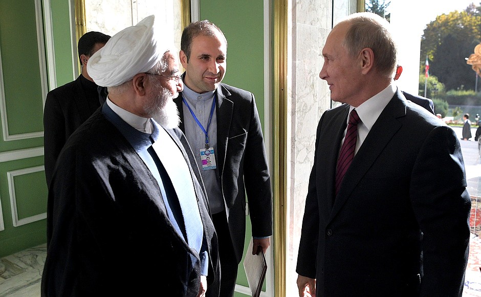 Владимир Путин (справа) и Хасан Роухани (слева). Фото: пресс-служба Кремля