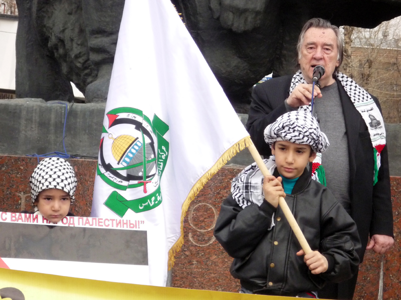 Александр Проханов на митинге в поддержку Палестины (Фото: IslamNews)