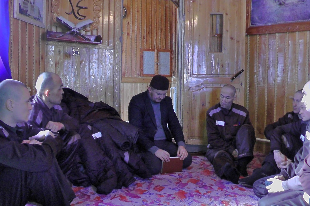 С имамом встретились осужденные, отбывающие наказание на самом севере Свердловской области