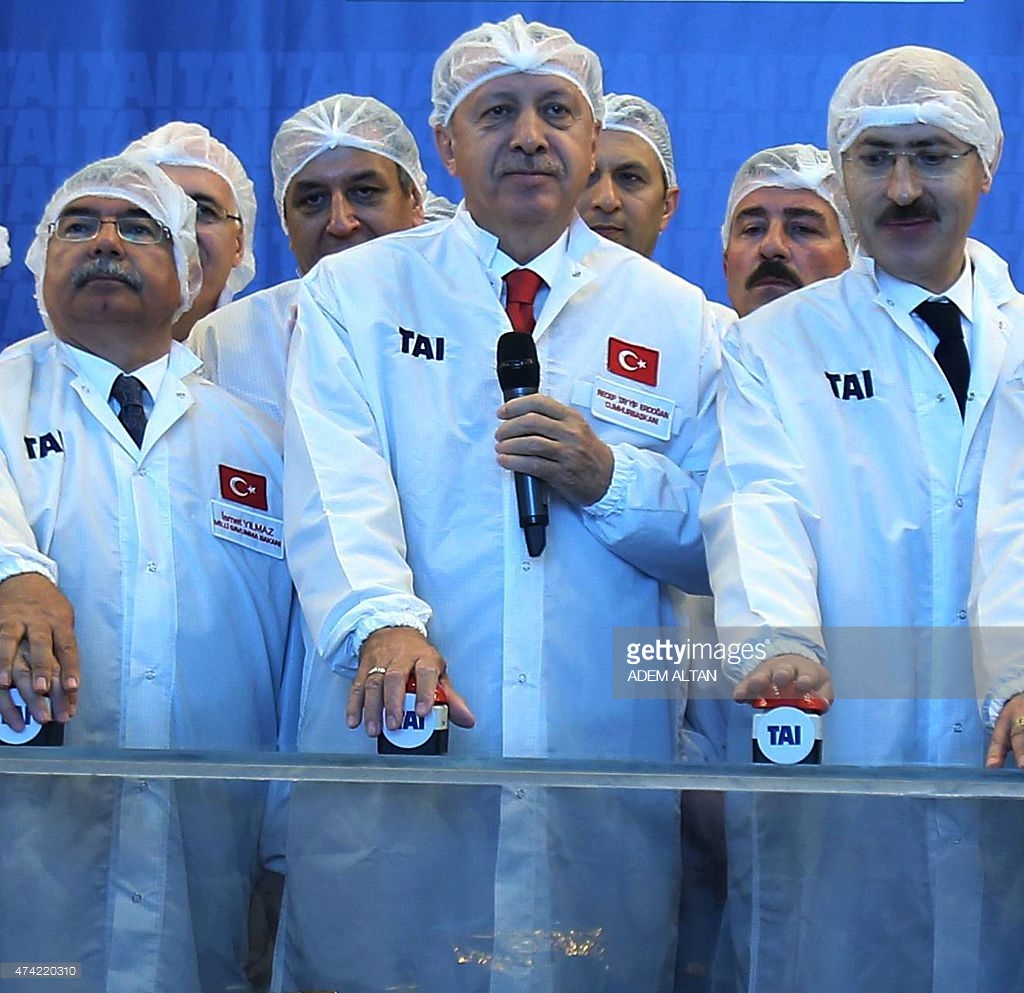 Эрдоган во время открытия космического центра в Анкаре в мае 2015 года