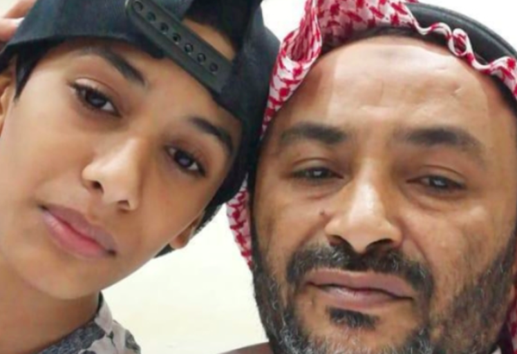Пользователи соцсетей гадают, что таит в себе выражение лица отца Ахмада