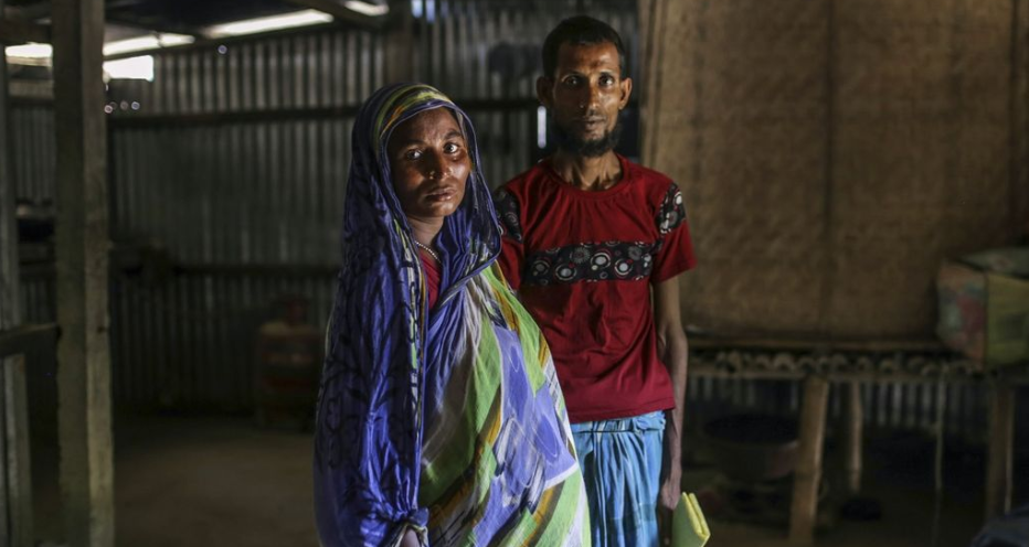 Мурисфул Бегум и ее муж (фото Bloomberg)