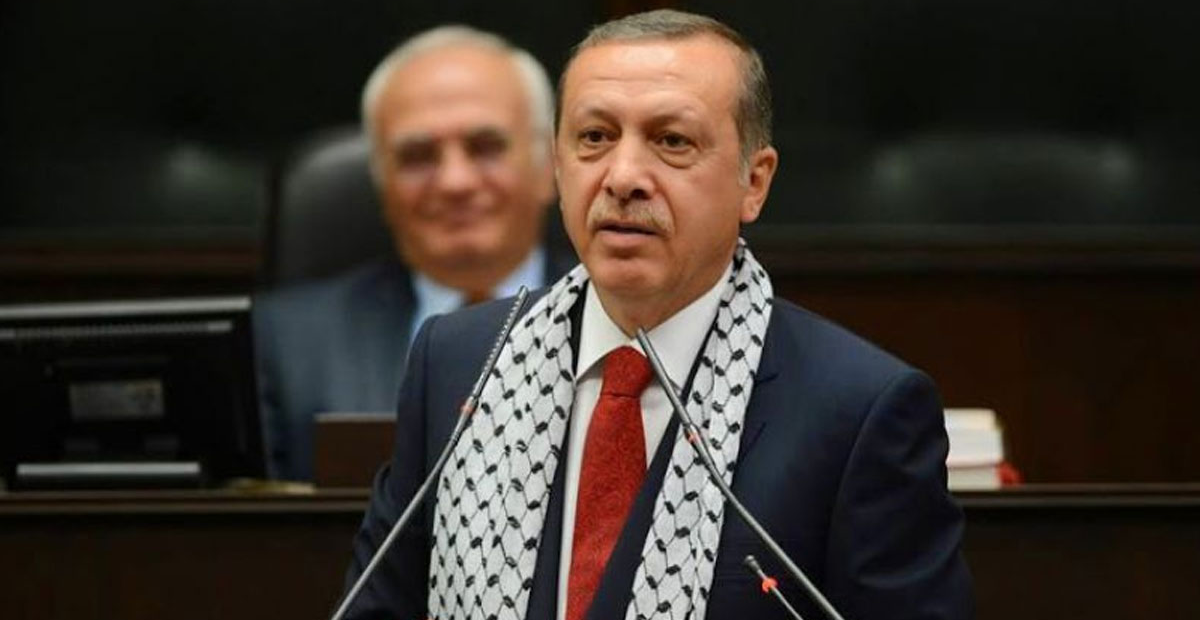 Реджеп Тайип Эрдоган в палестинском шарфе