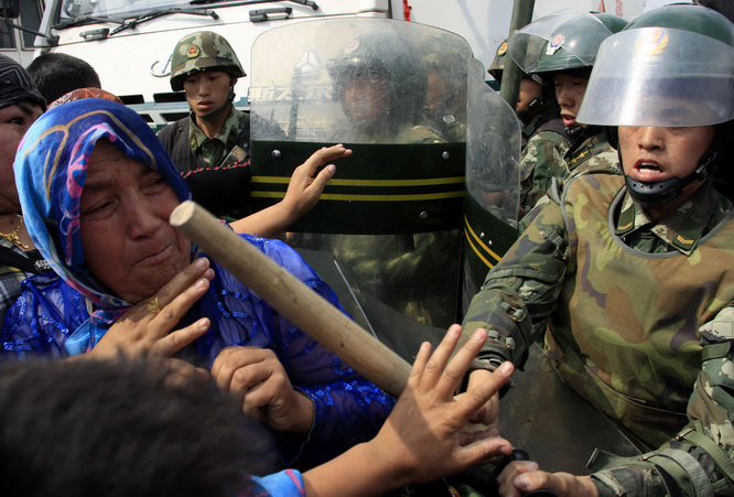 Подавление акции протеста в Синьцзяне